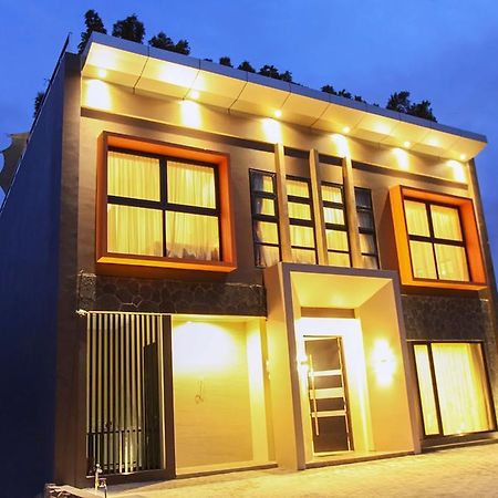 Daily Home Villa Dago Bandung Habitación foto