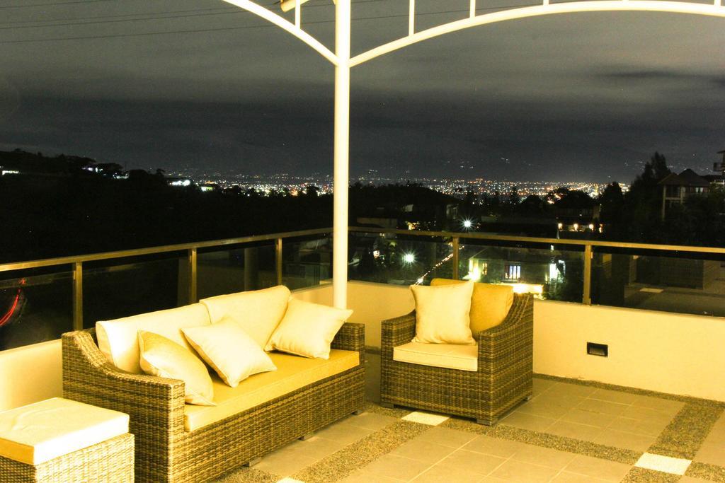 Daily Home Villa Dago Bandung Habitación foto